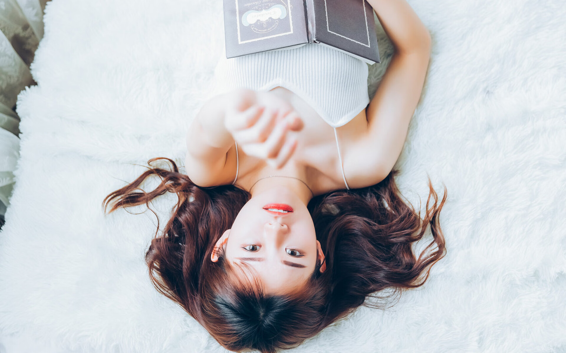 《巴黎人报》：荷兰女足在预选赛中与德国队激战，荷兰女足对巴西女足结果