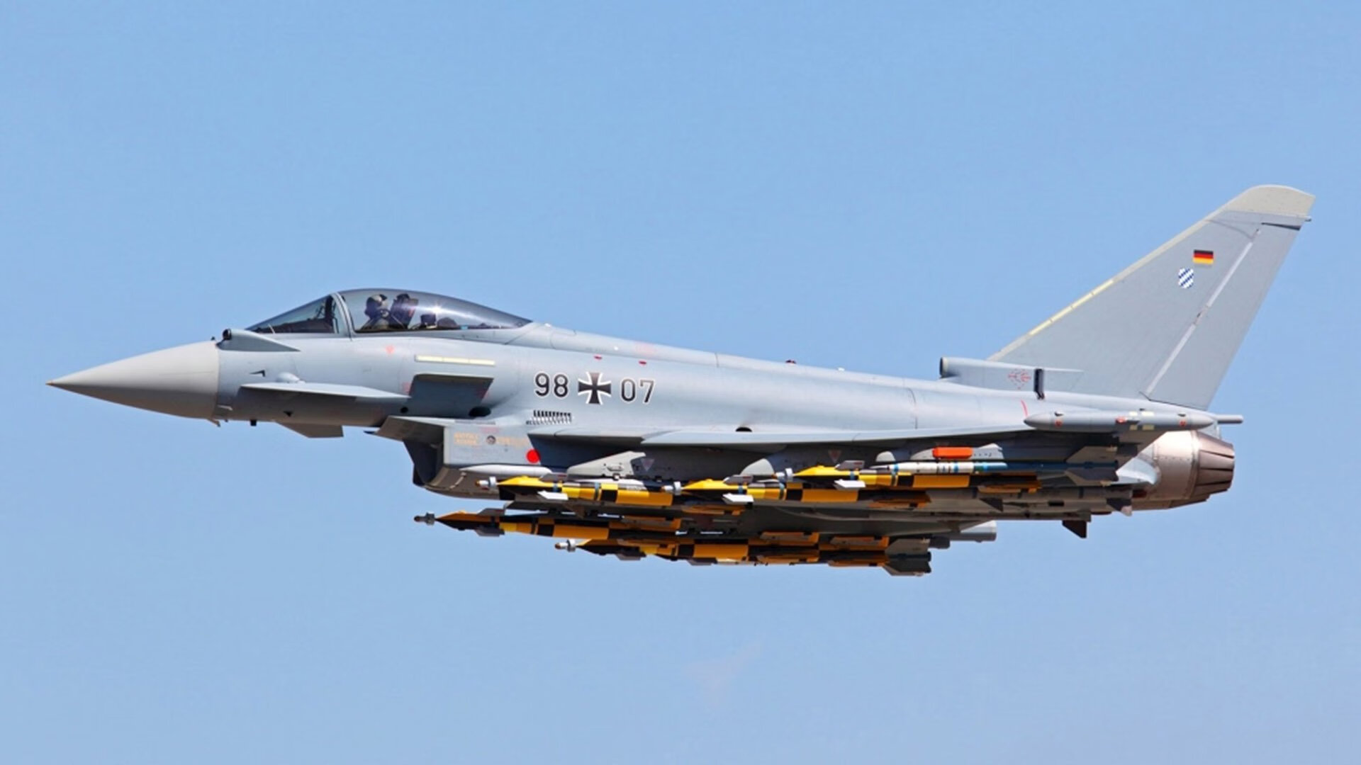 九游APP官网-独行侠三分火力爆发，单场命中纪录刷新队史，独行侠领先30分被逆转