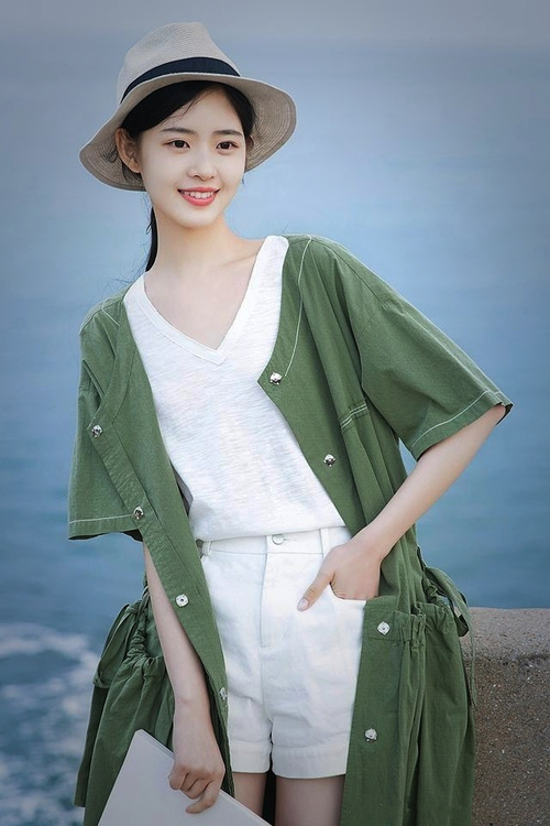 科里·简：全黑队进攻的速度火车头，为球队带来更多进攻机会，科内利斯